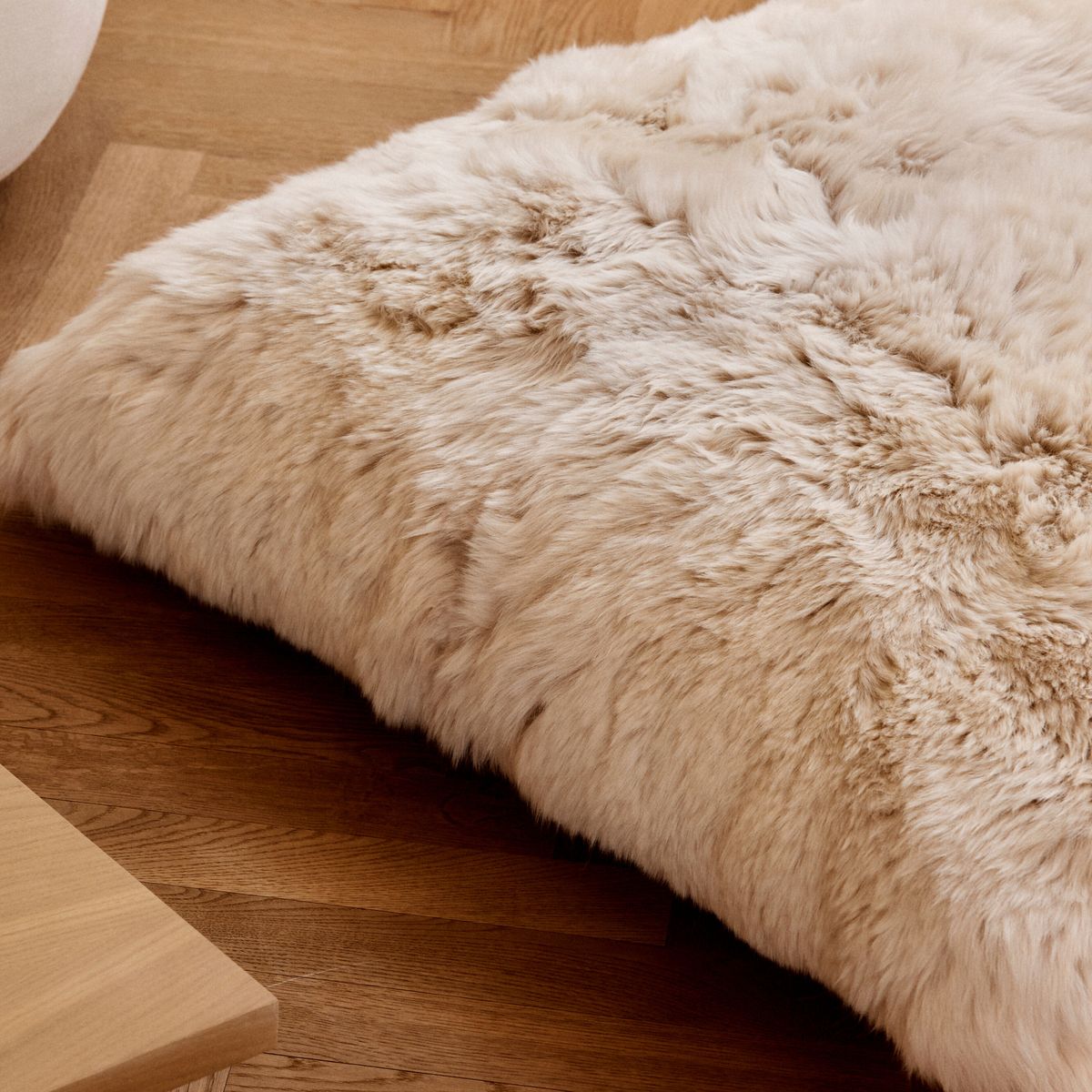 Maxi Float Lammfellkissen | Langhaar | Neuseeland | Doppelseitig | 90x90 cm Schwarz