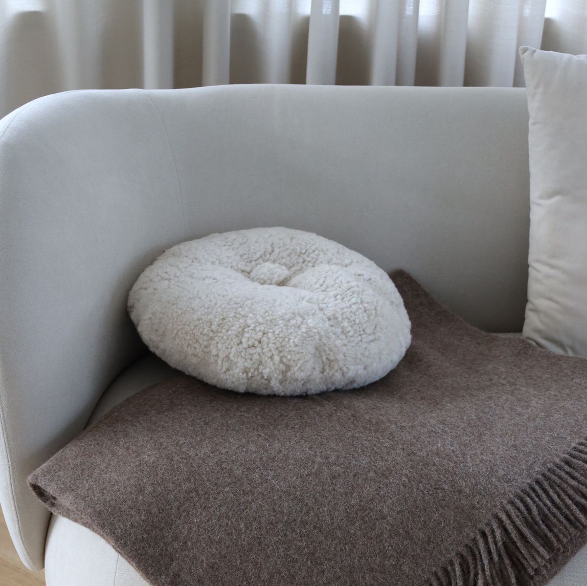 Lammfellkissen | Kurzhaar | Neuseeland | Doppelseitig | D40 cm Anthrazit
