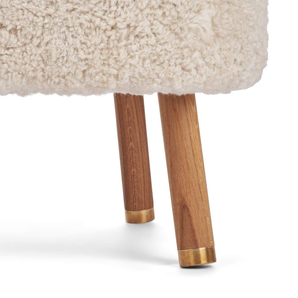 Emil Loungesessel | Kurzhaar | Design Möbel m. Messingdetails Beige