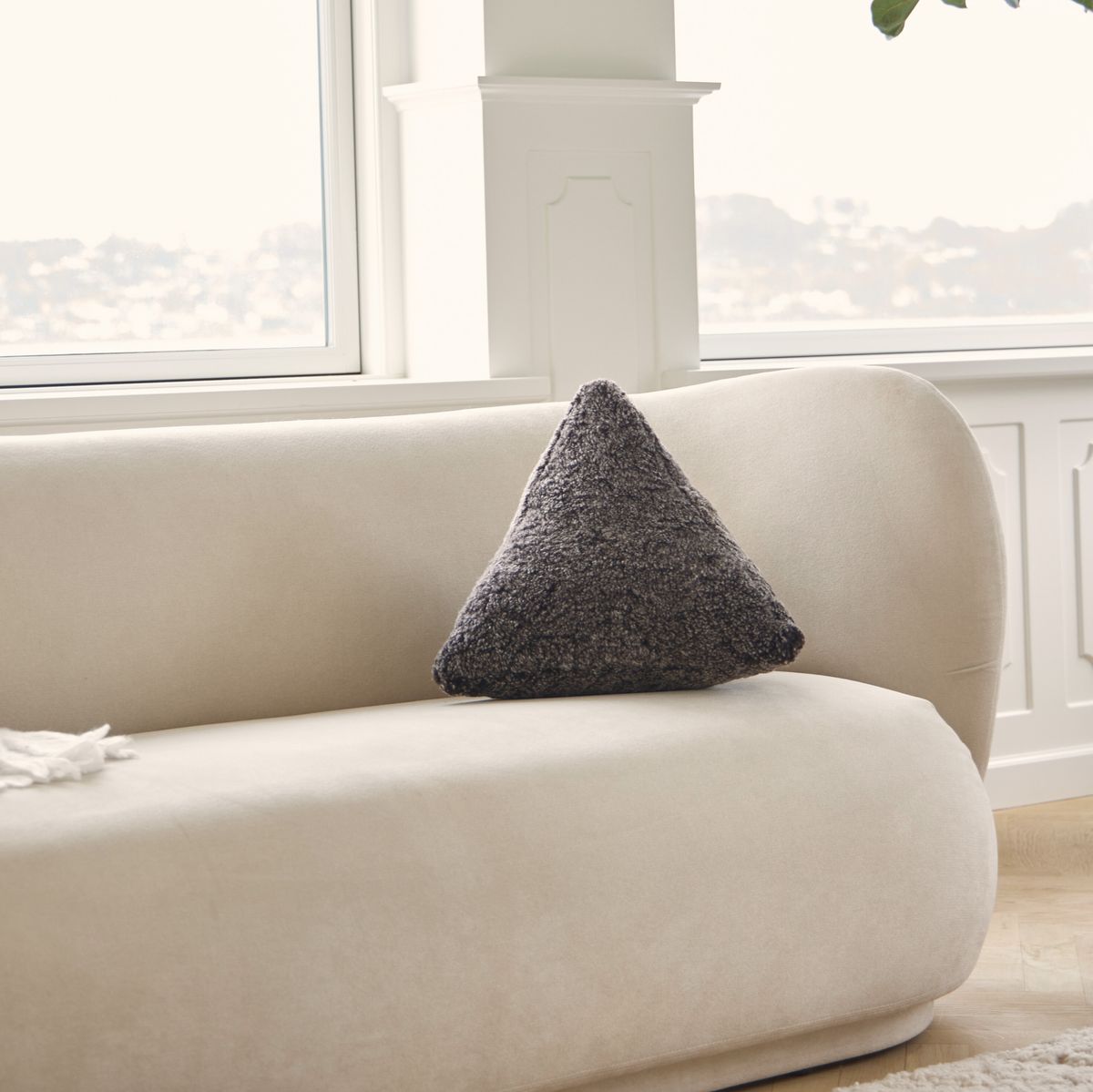 Hematite Lammfellkissen | Kurzhaar | Neuseeland | 35x35x35 cm Anthrazit