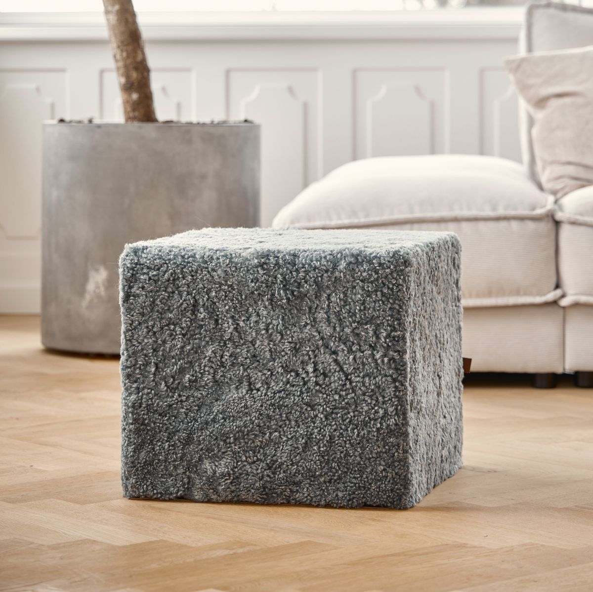 Lammfell Pouf | Kurzhaar | Neuseeland Anthrazit
