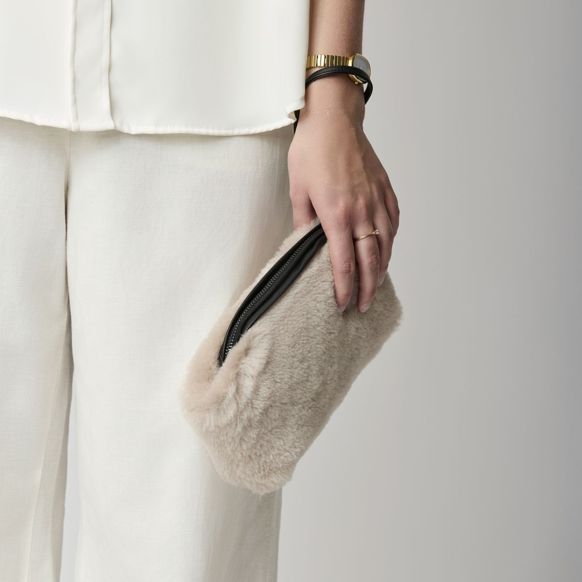 Nelly Clutch | Lammfell Beige