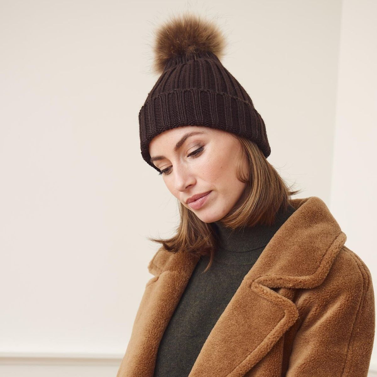 Sheila Beanie | Wolle, Waschbär Schwarz/Schwarz