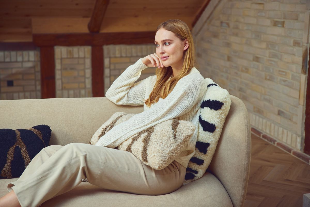 Zebra Fellkissen | Kurzhaar | Neuseeland | 60x60 cm Elfenbein/Schwarz