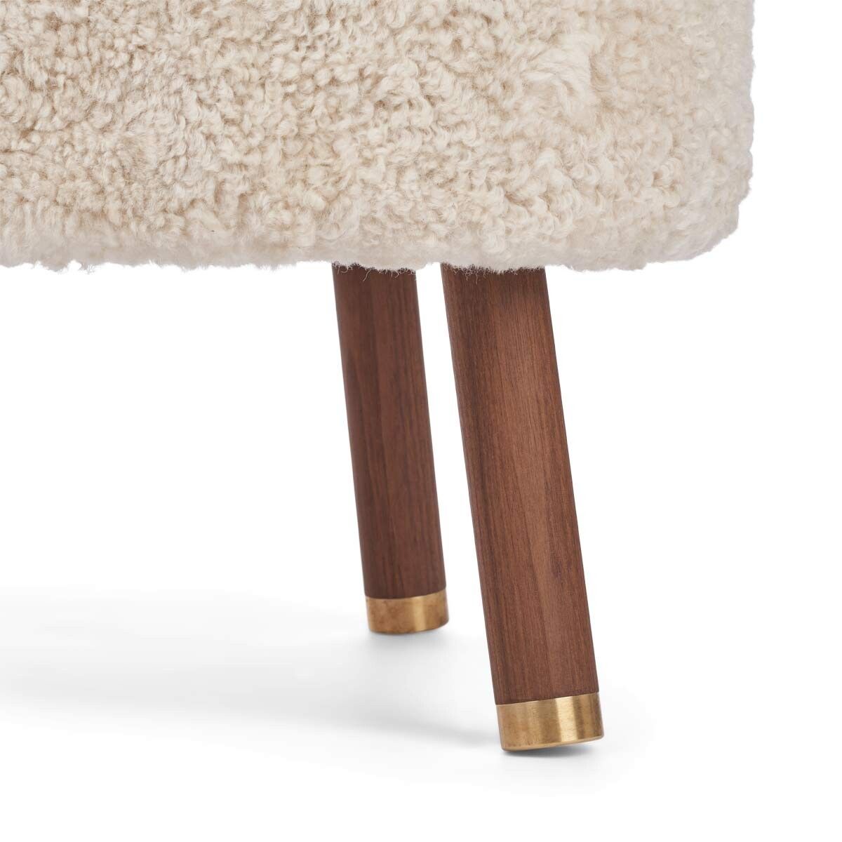Emil Loungesessel | Kurzhaar | Design Möbel m. Messingdetails Beige