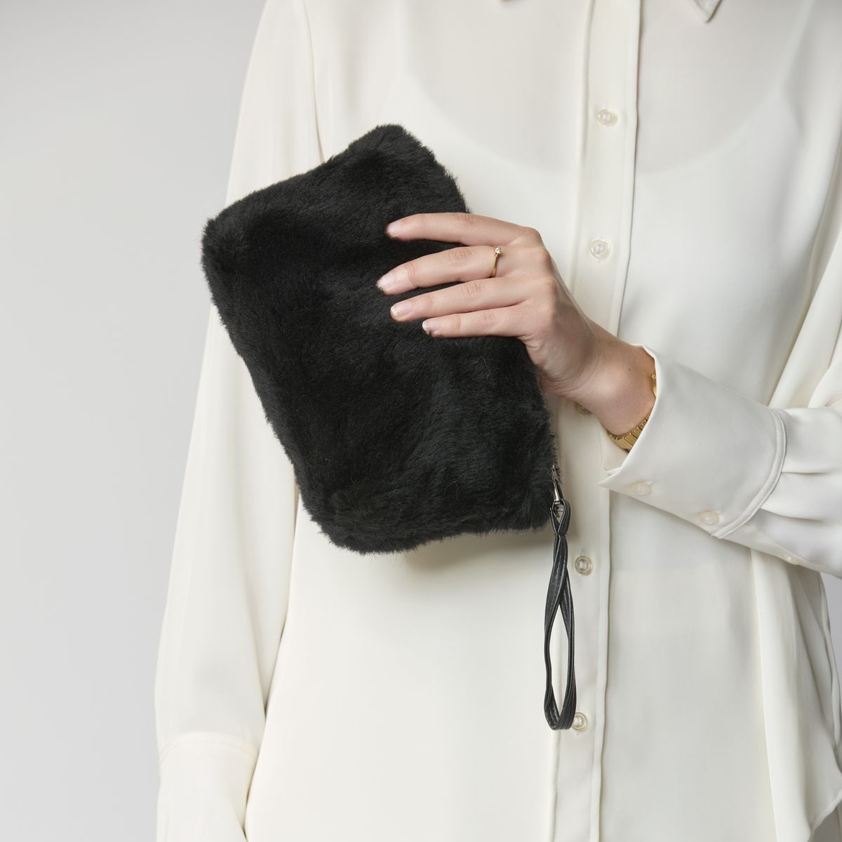 Nelly Clutch | Lammfell Salbeigrün