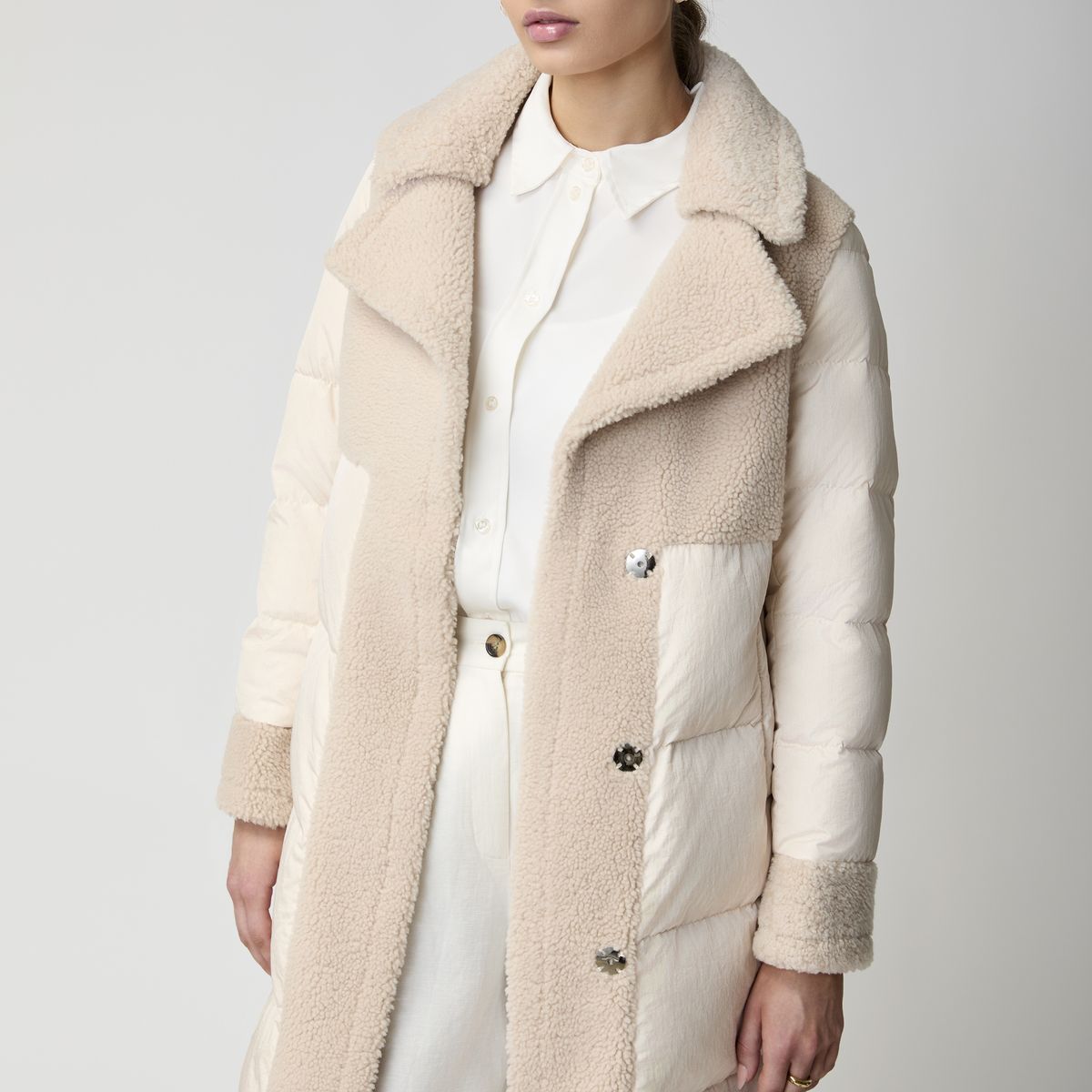 Jade Mantel | Daunen, Lammwolle Beige