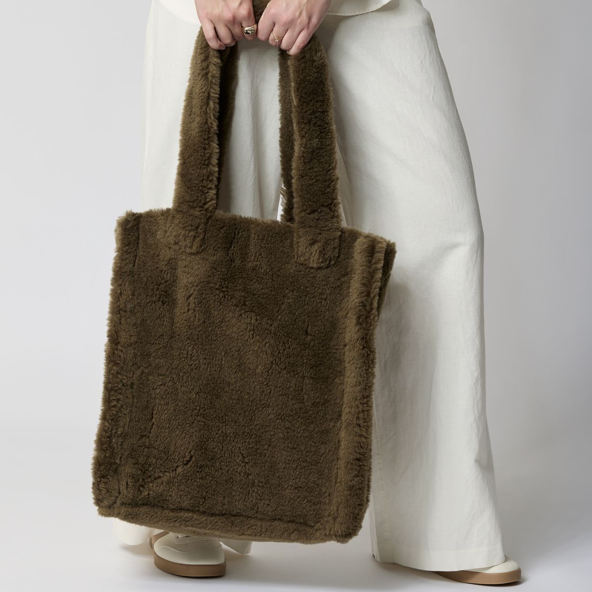 Maxi Glory Shopper | Lammfell Beige