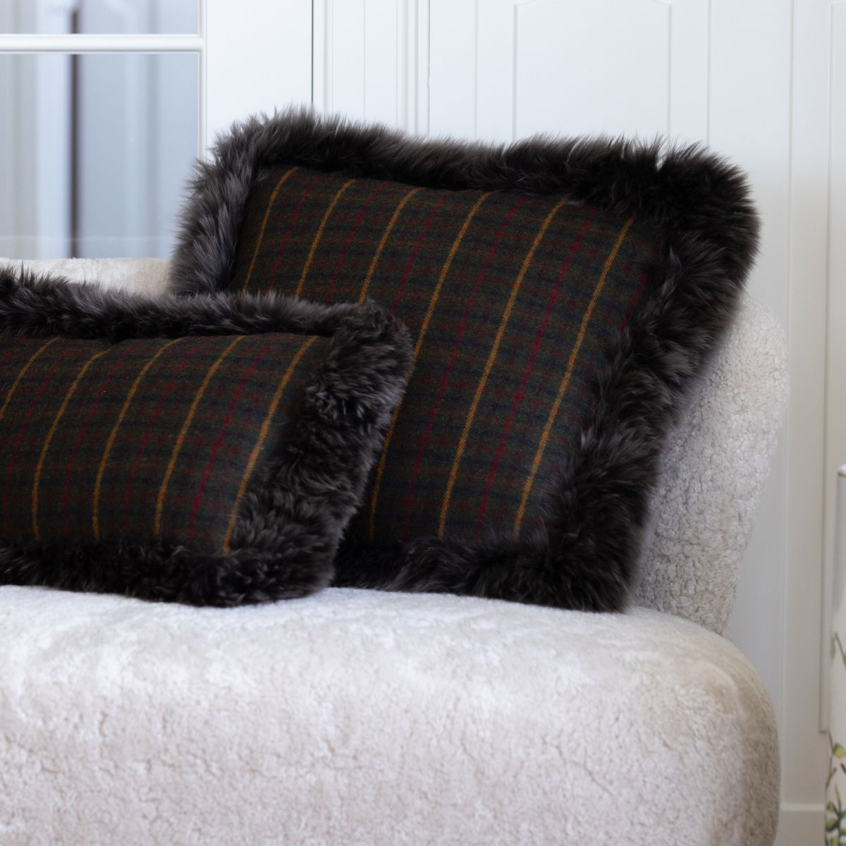 Kariertes Wollkissen | Langhaar | Neuseeland | 100% Wolle | 52x52 cm Kakao-Dunkelbraun/Taupe