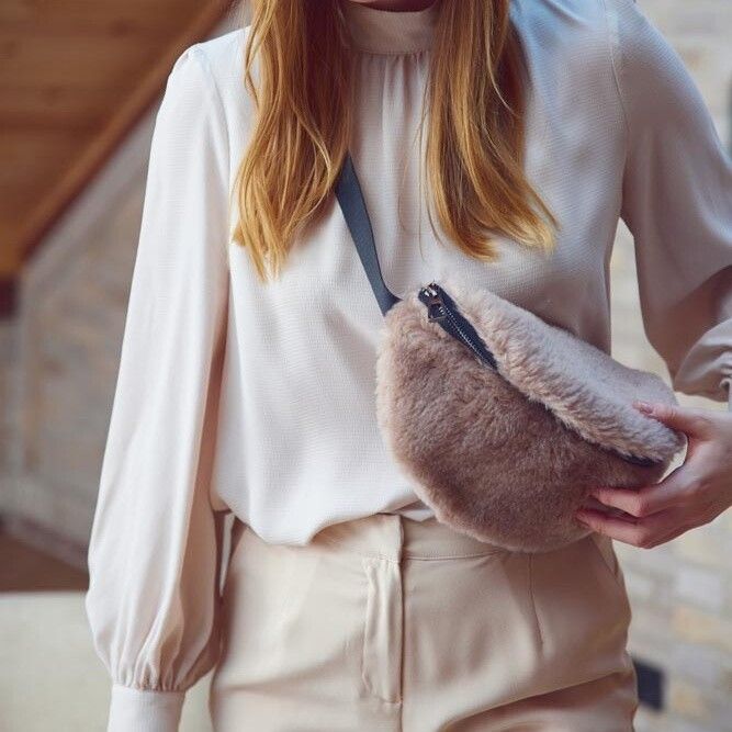 Saki Gürteltasche | Lammwolle Pink