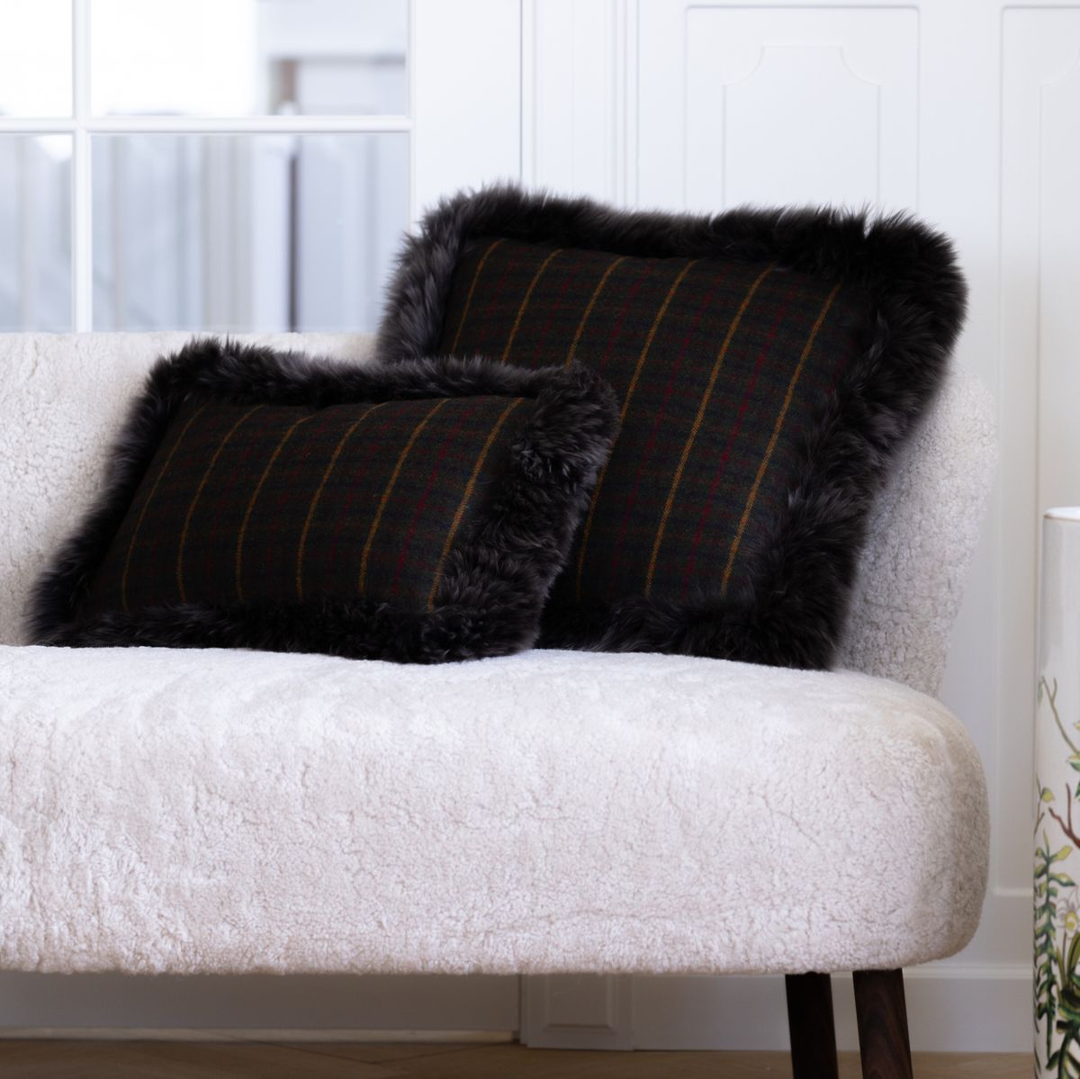 Kariertes Wollkissen | 100% Wolle | Fellborte | 34x52 cm Kakao-Dunkelbraun/Taupe