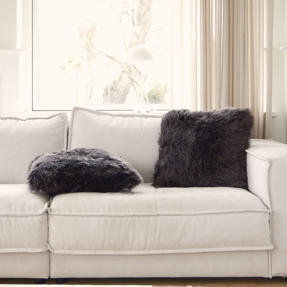 Lammfellkissen | Langhaar | Neuseeland | 50x50 cm Aubergine