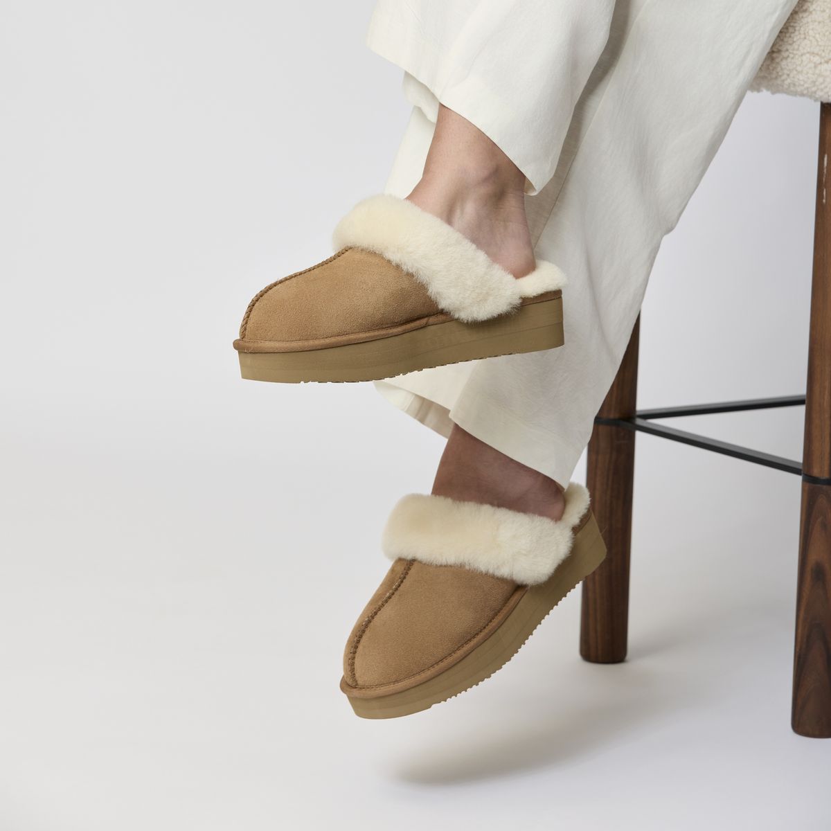 Plateau Slipper | Wildleder, Lammfell Kastanie