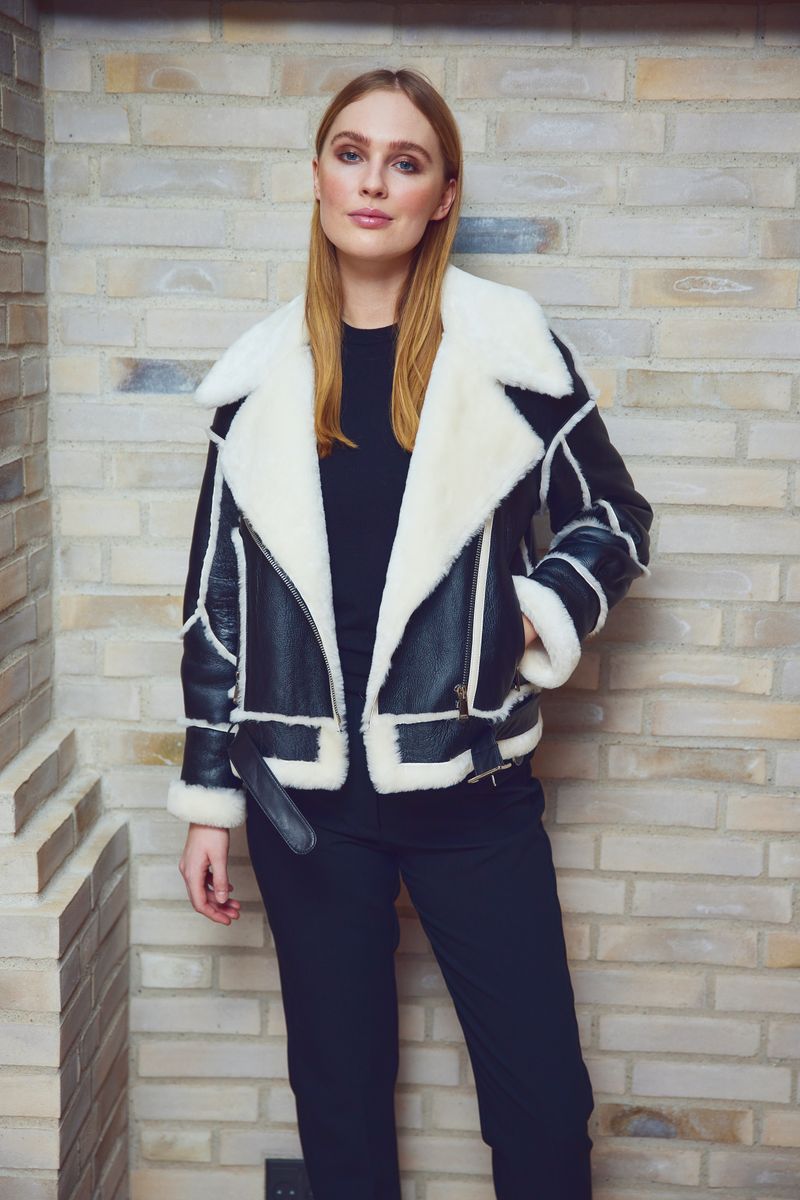 Nicole Jacke | Shearling Schwarz